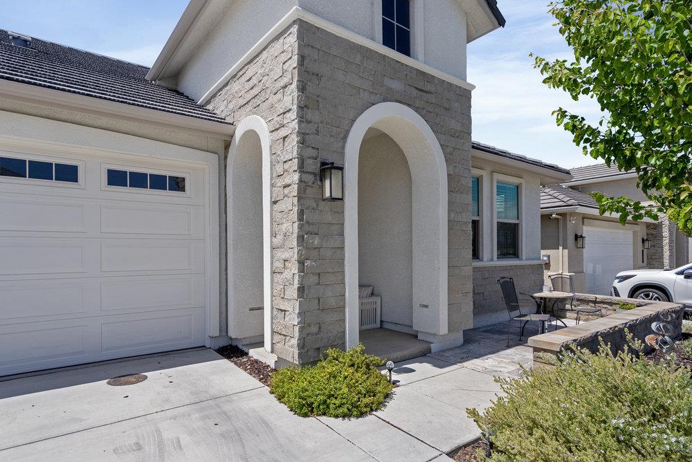 1348 Azalea DR