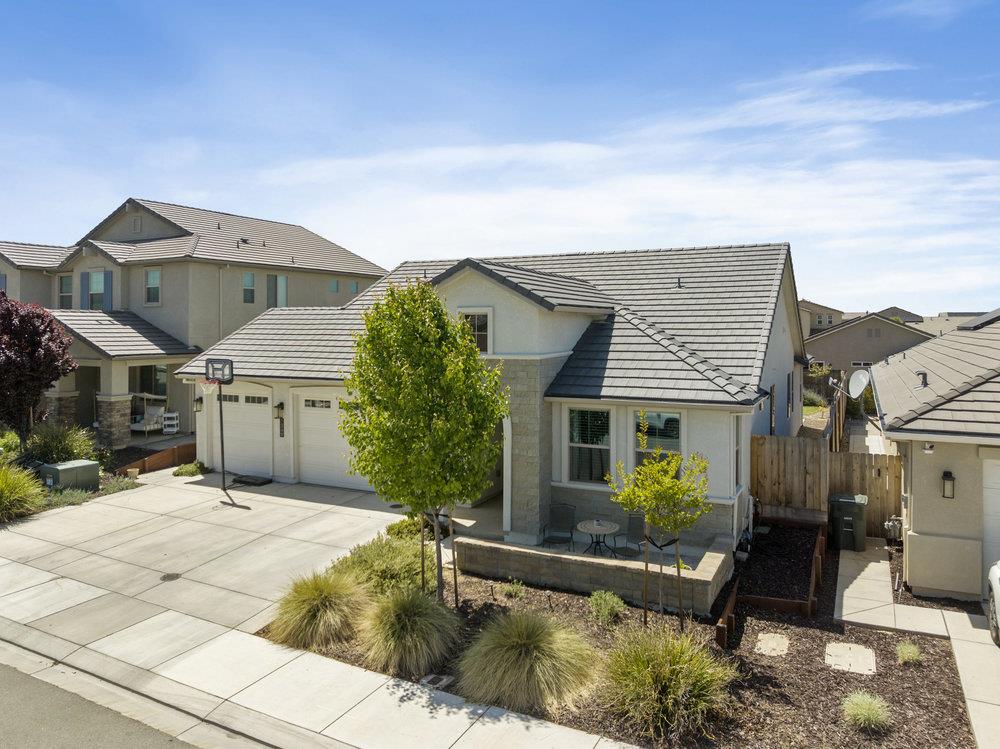 1348 Azalea DR