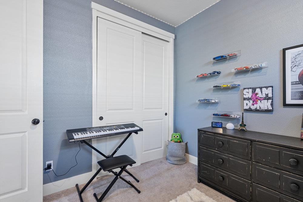 1348 Azalea DR