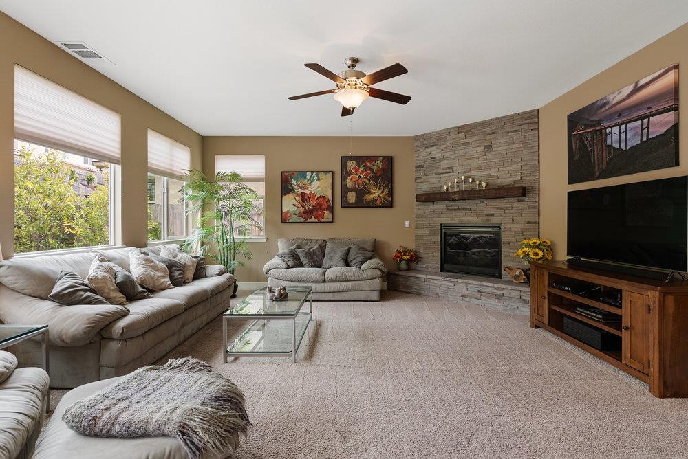 1515 Sunflower DR