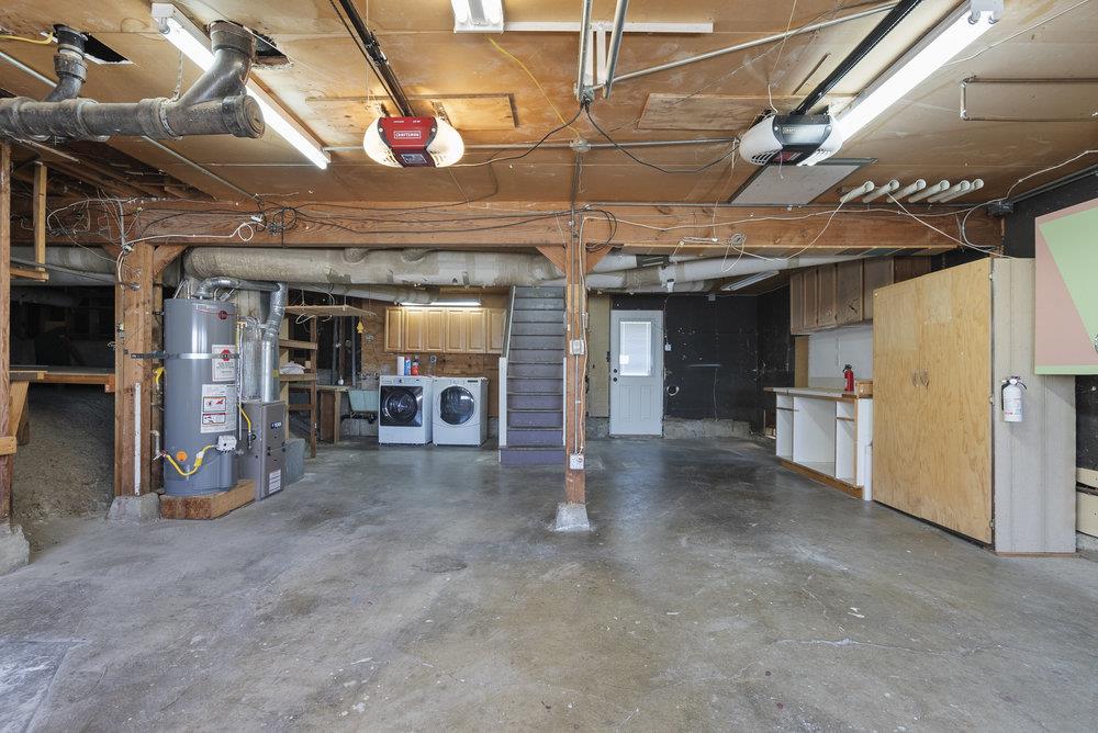 2440 Rosewood DR