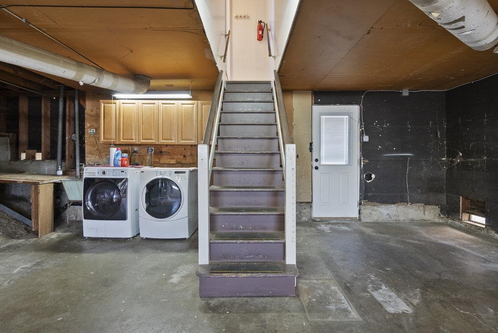 2440 Rosewood DR
