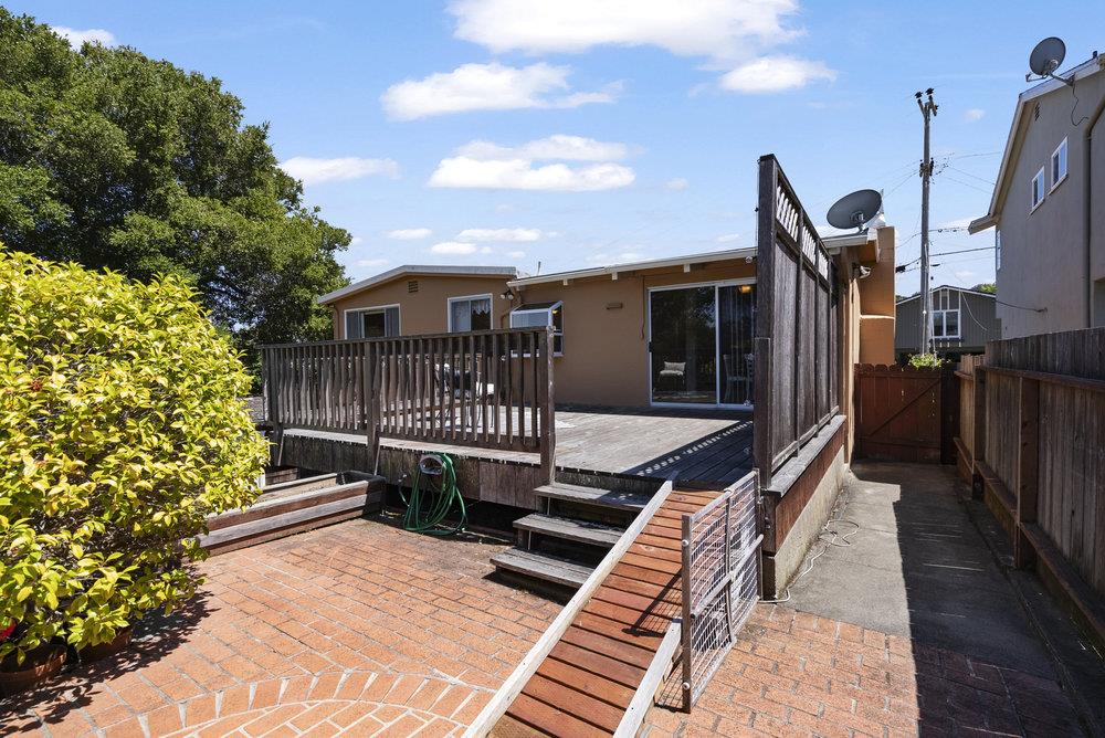 2440 Rosewood DR