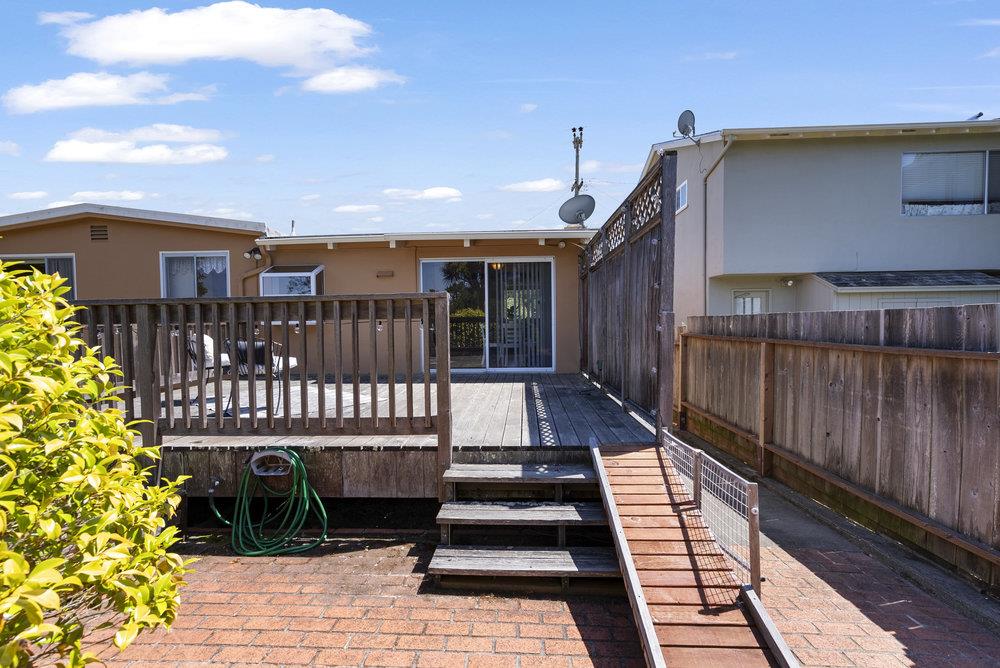 2440 Rosewood DR