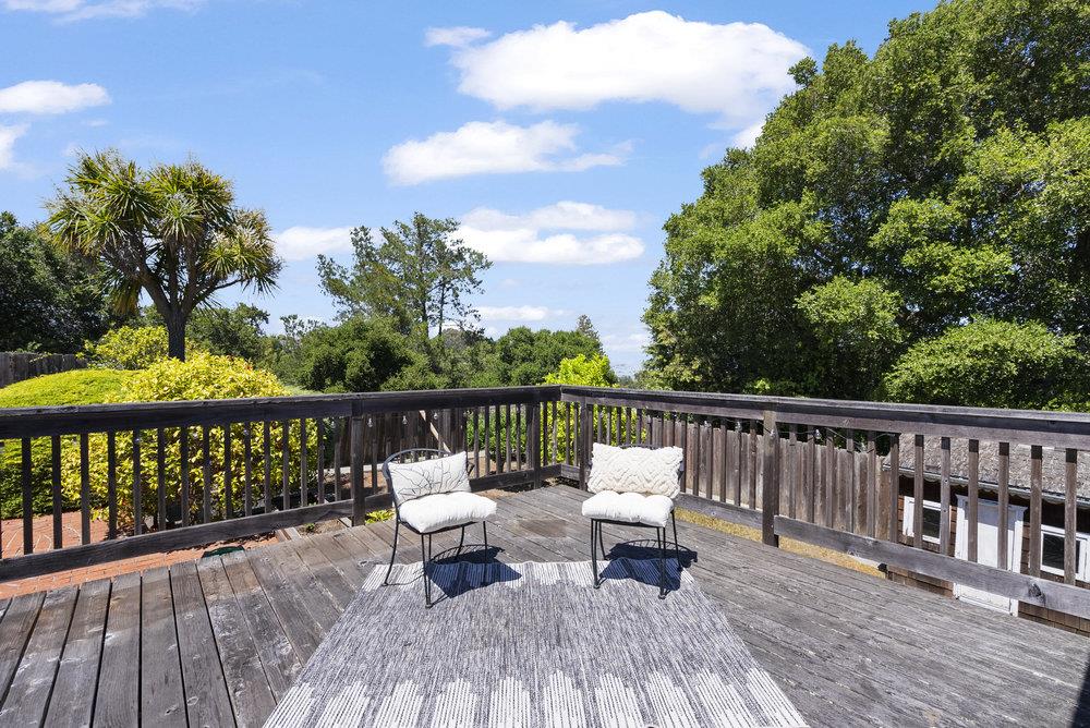 2440 Rosewood DR