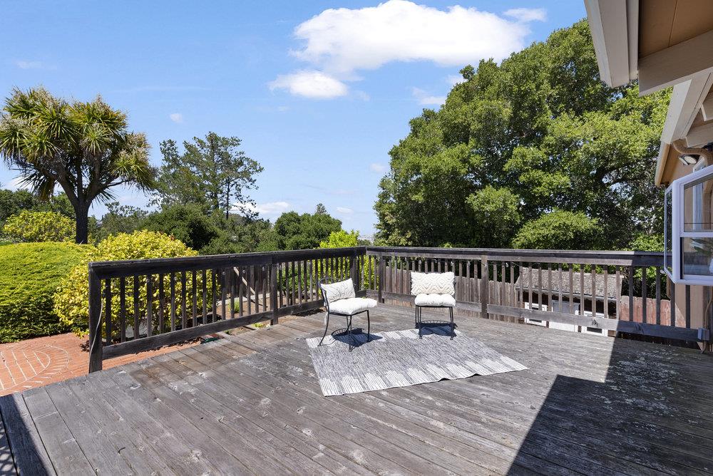 2440 Rosewood DR