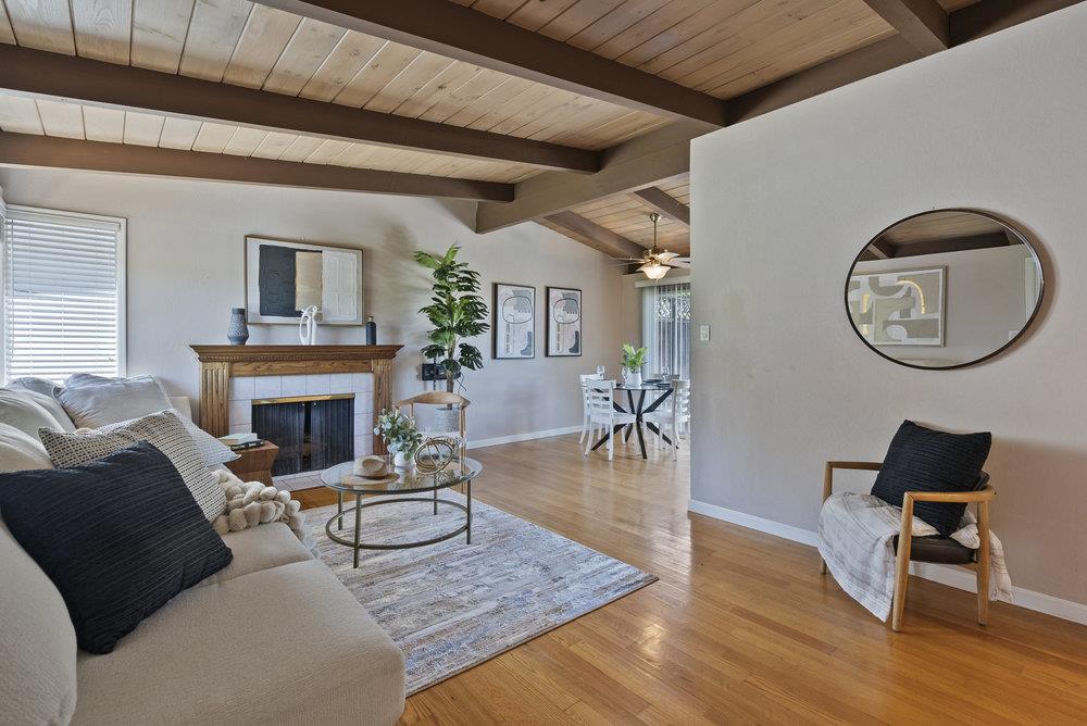 2440 Rosewood DR