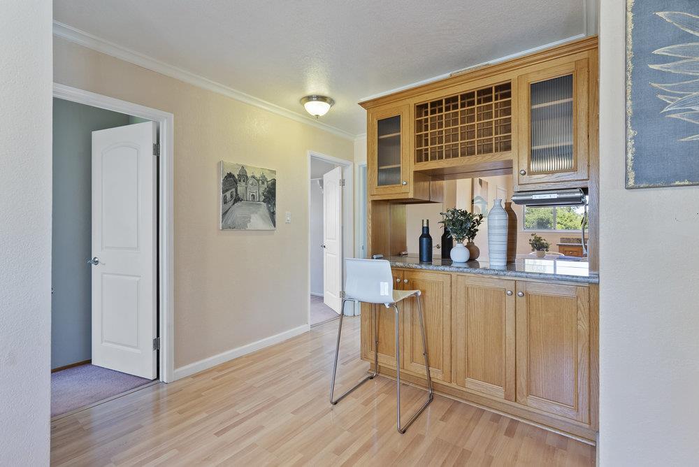 2440 Rosewood DR