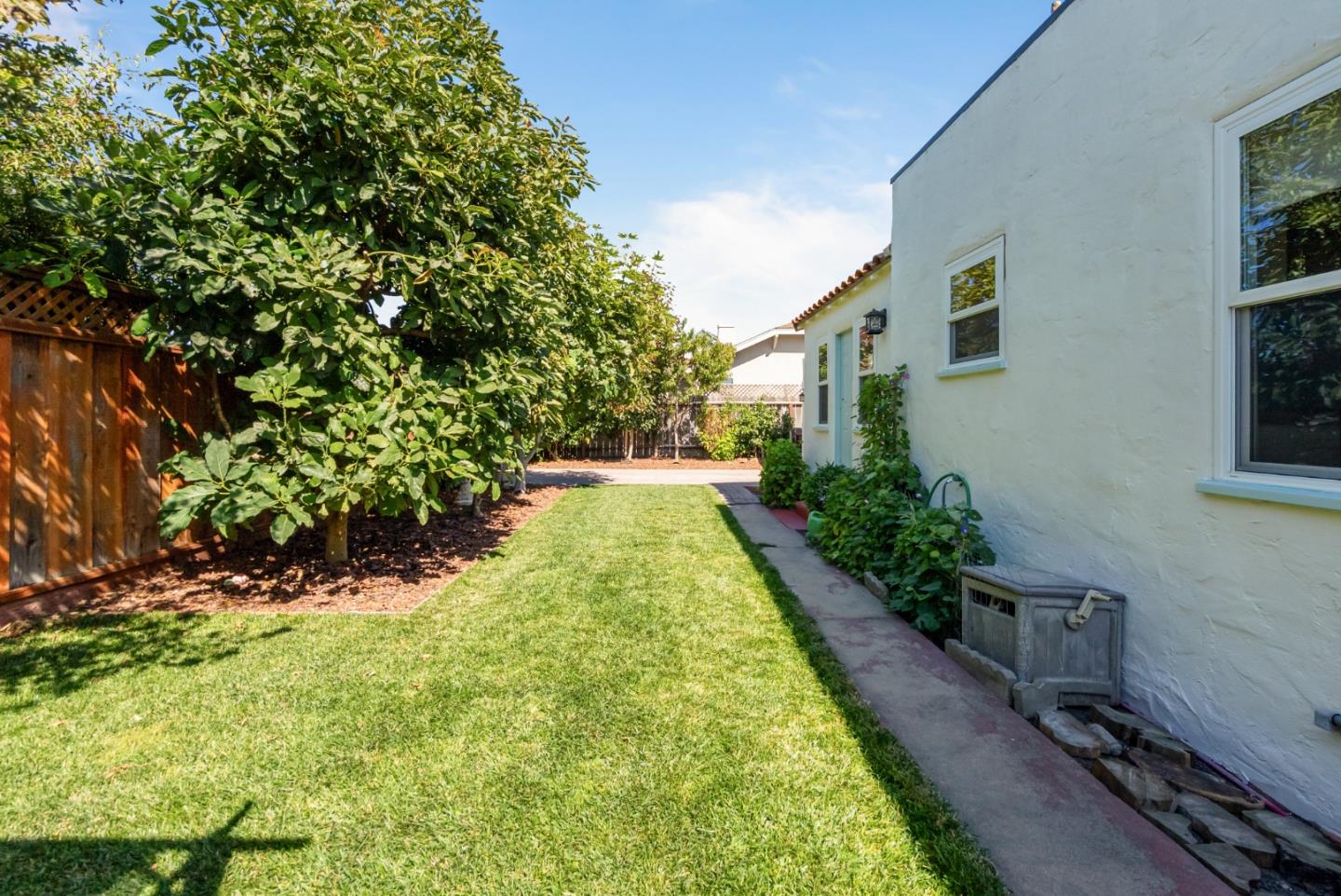 29 Buena Vista Street