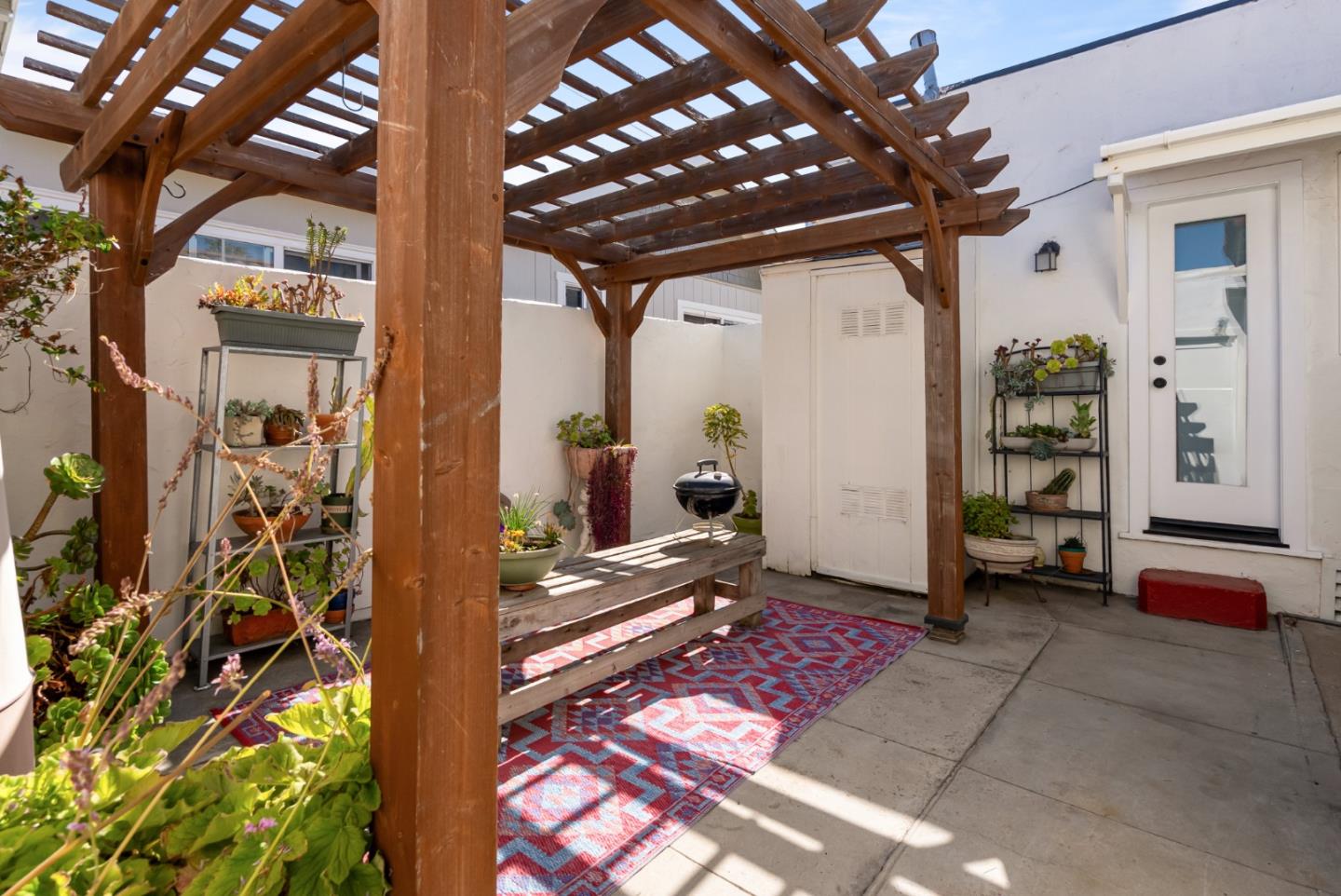 29 Buena Vista Street