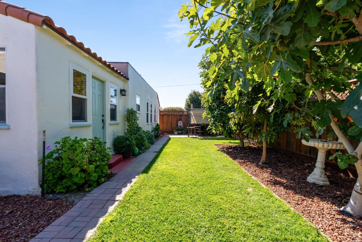 29 Buena Vista Street