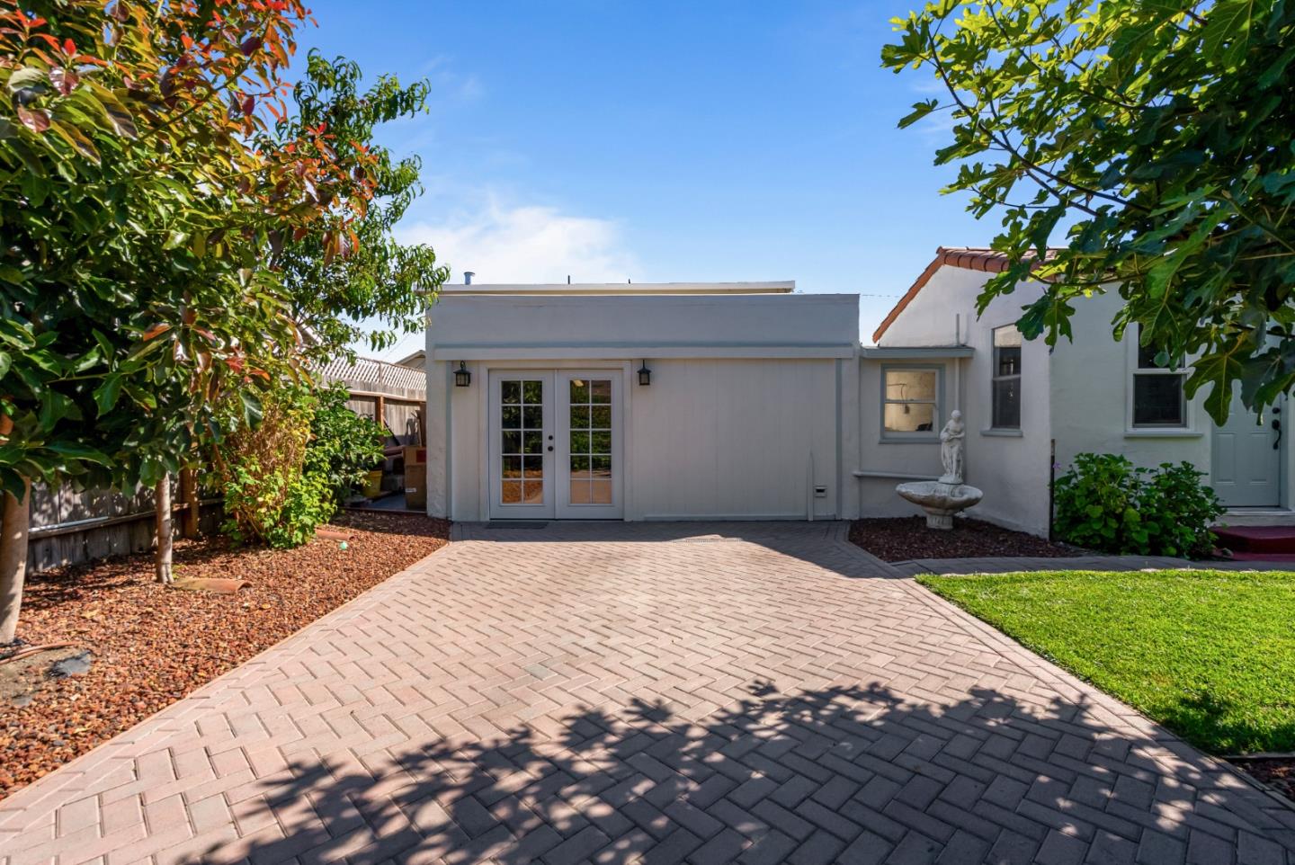 29 Buena Vista Street