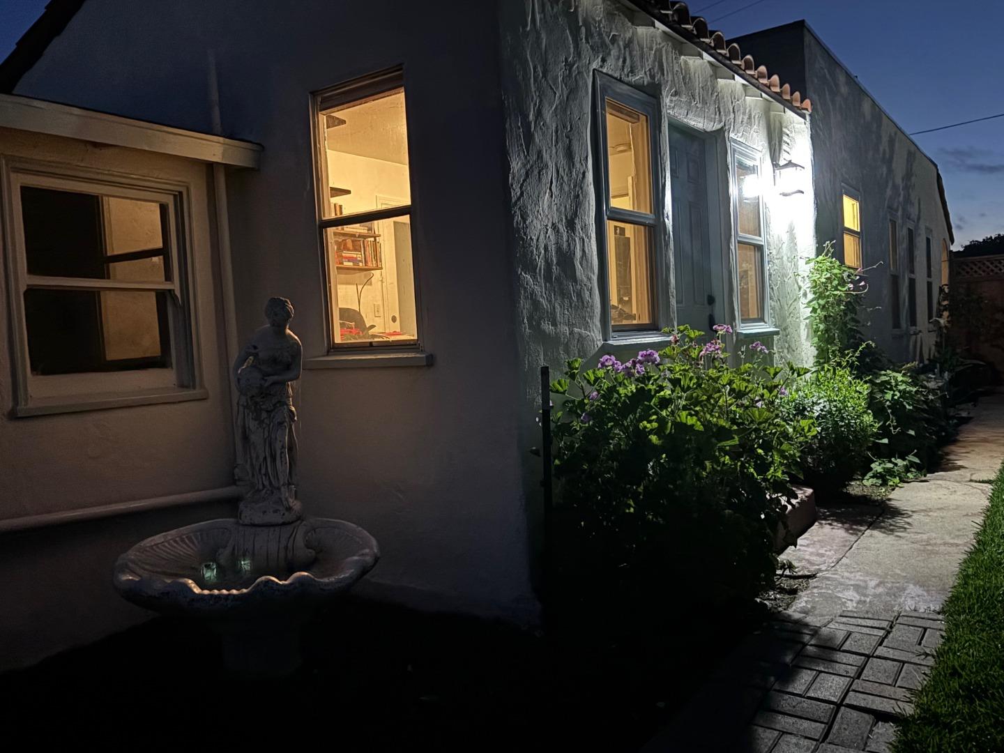 29 Buena Vista Street