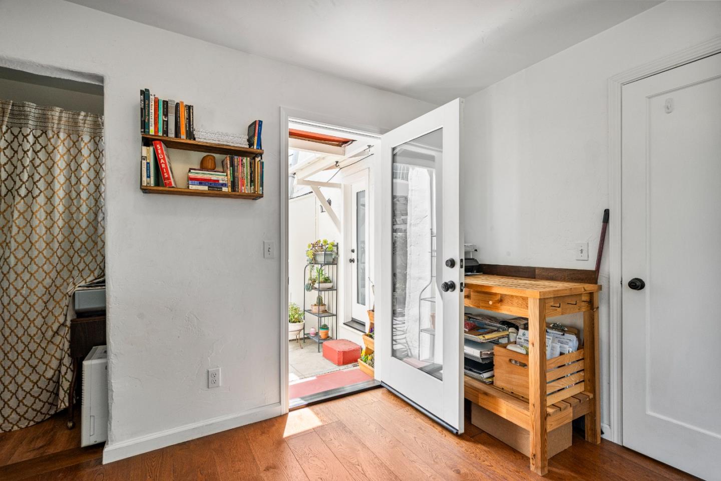 29 Buena Vista Street