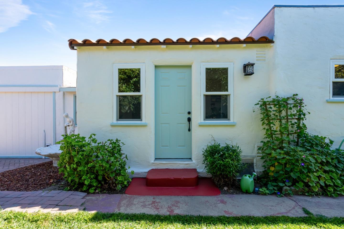 29 Buena Vista Street