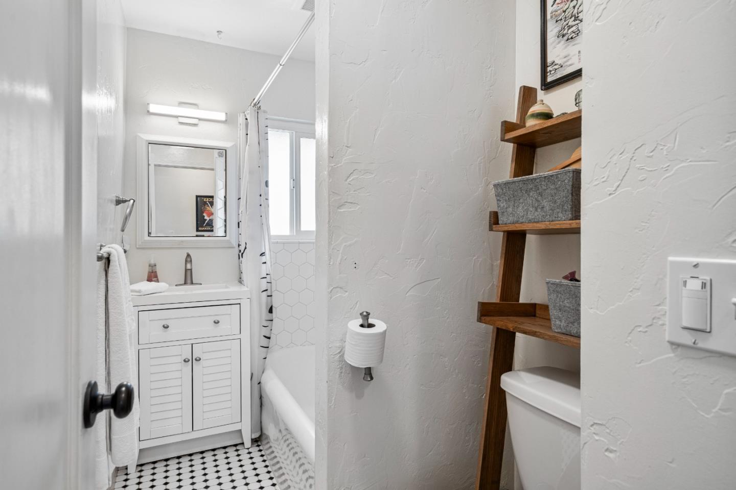 29 Buena Vista Street