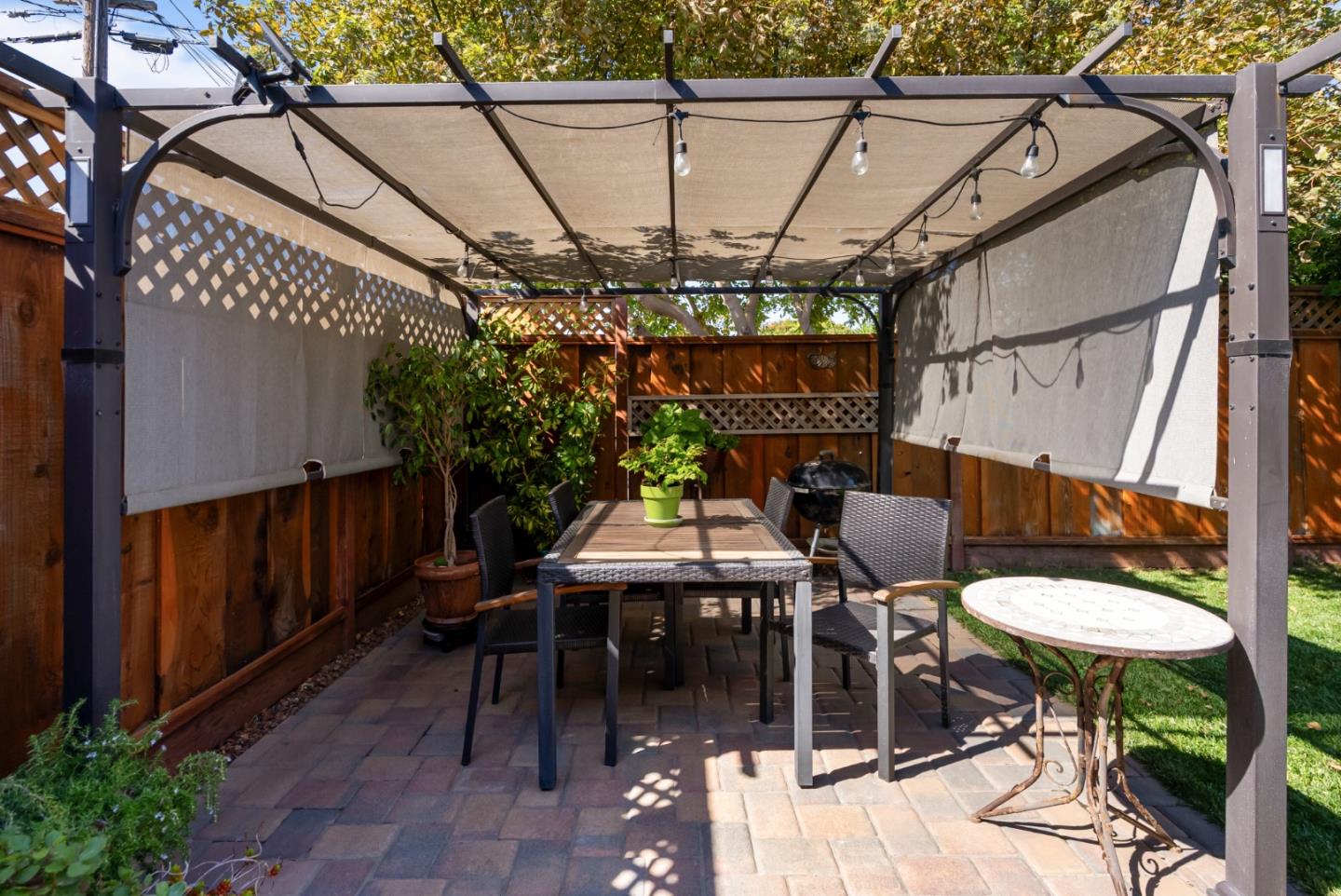 29 Buena Vista Street