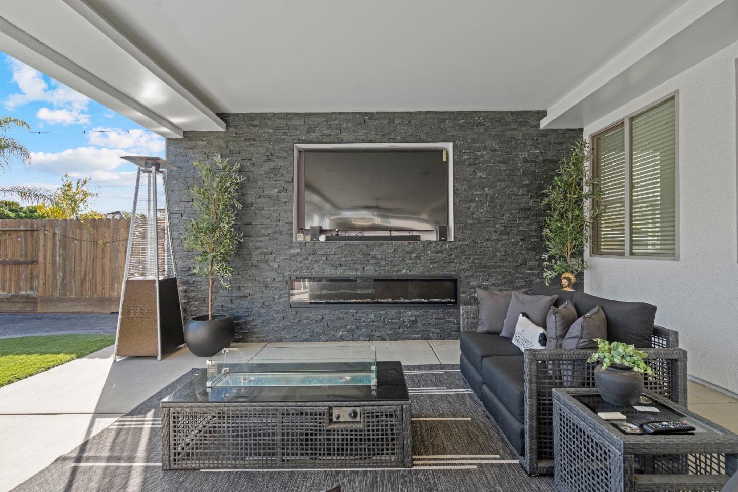 1657 Santana Ranch Drive