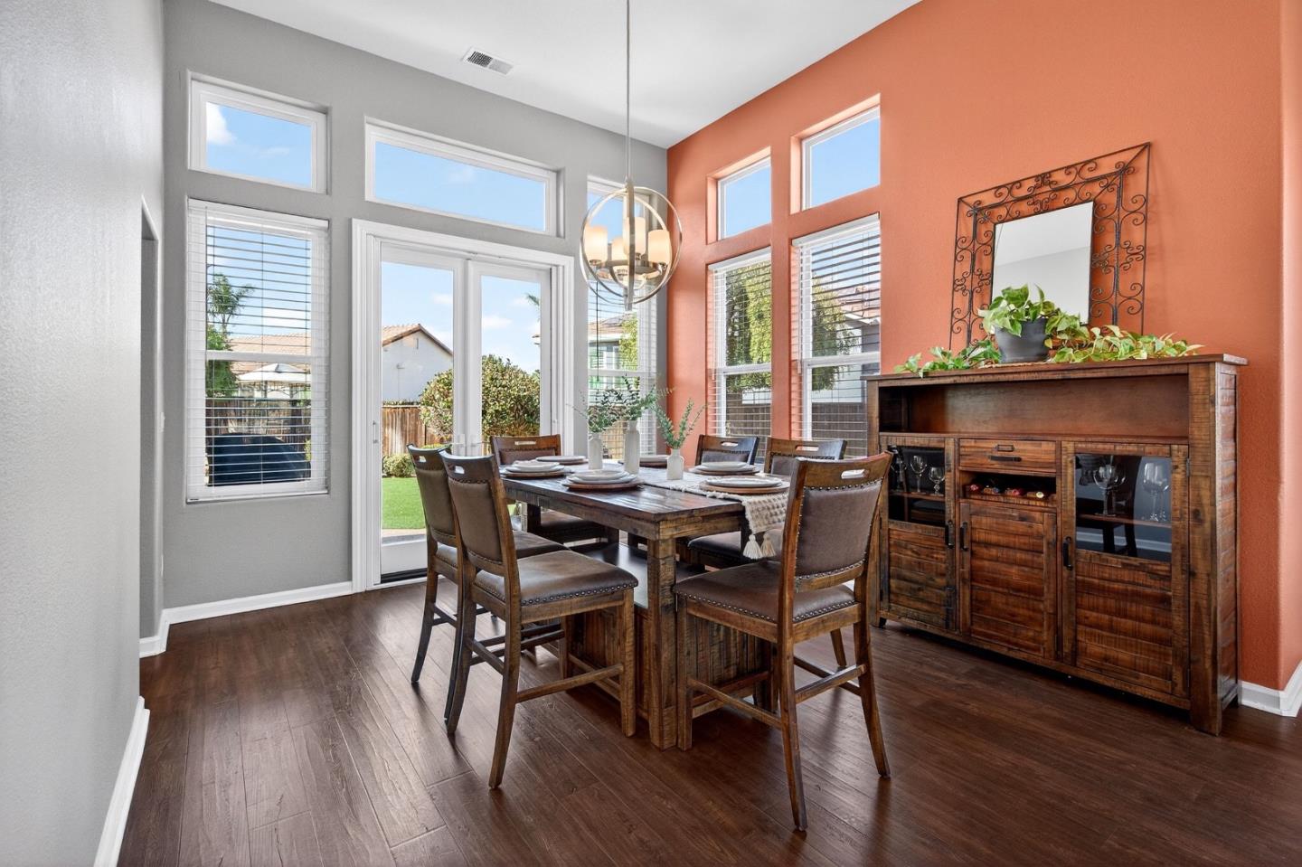 866 Covey Court
