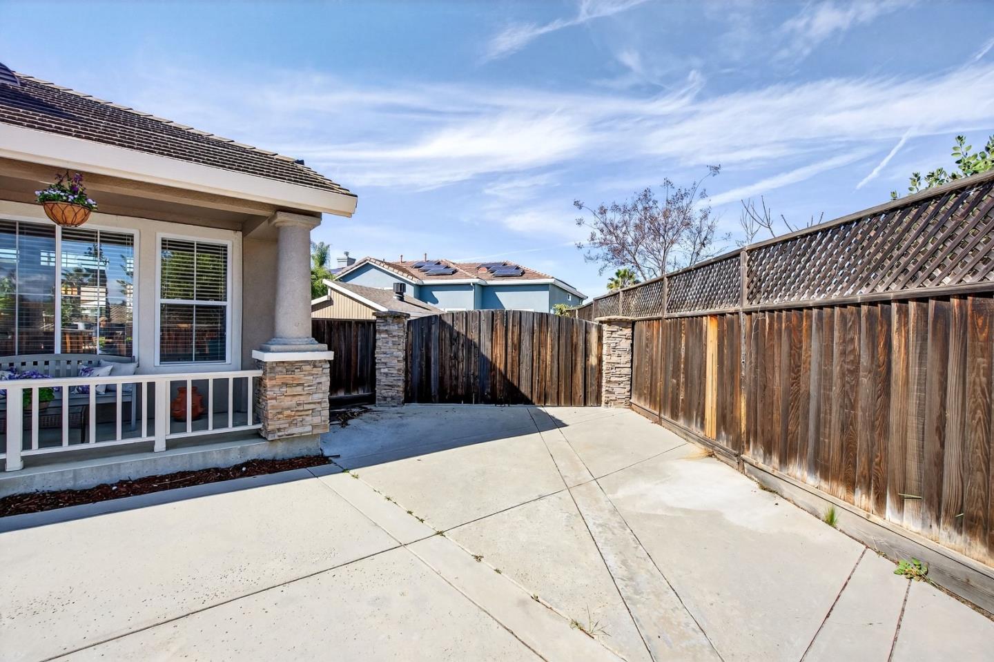 866 Covey Court