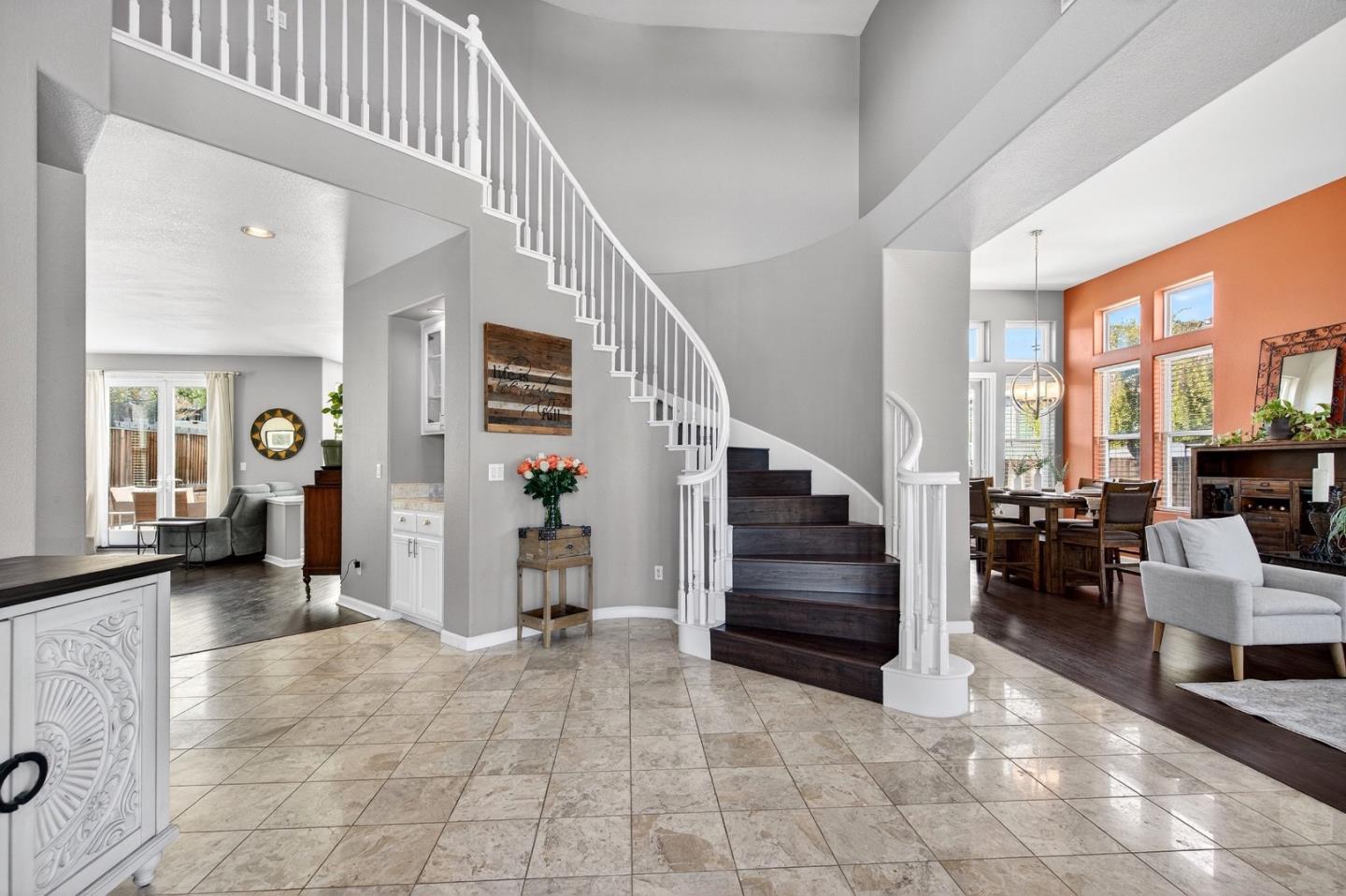 866 Covey Court