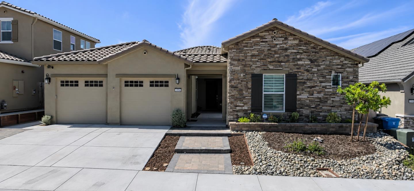 Sunridge DR