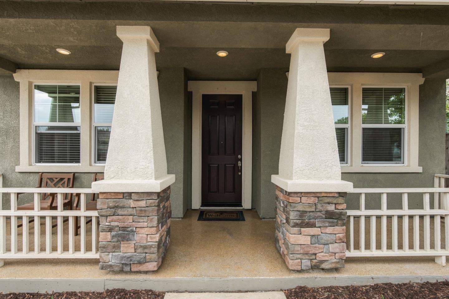 1225 Steinbeck DR