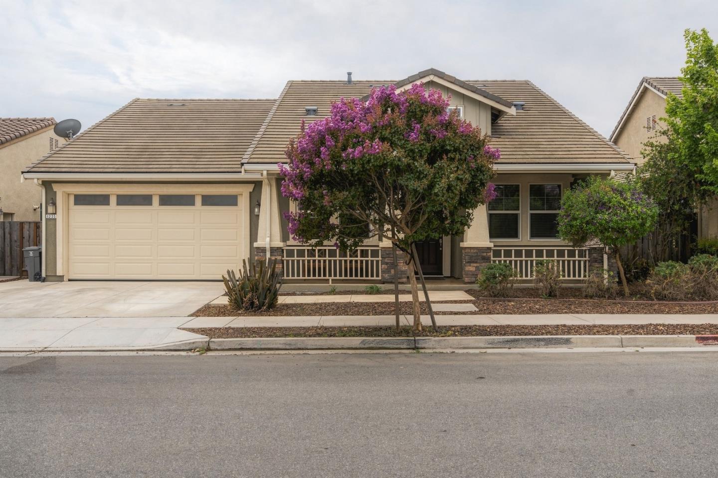 1225 Steinbeck DR