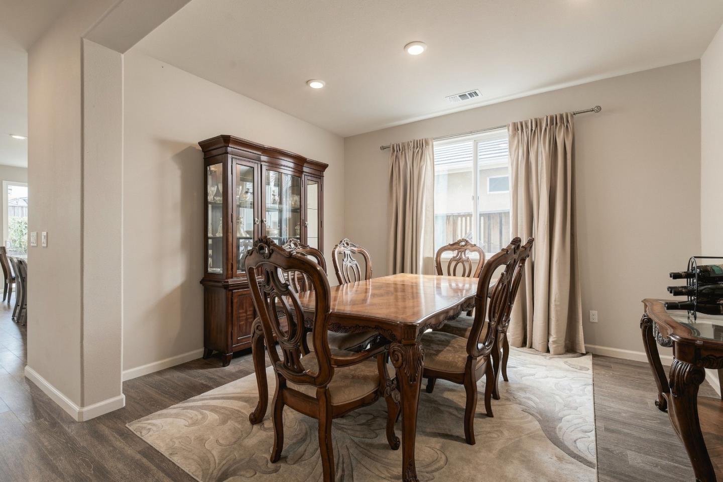 1225 Steinbeck DR