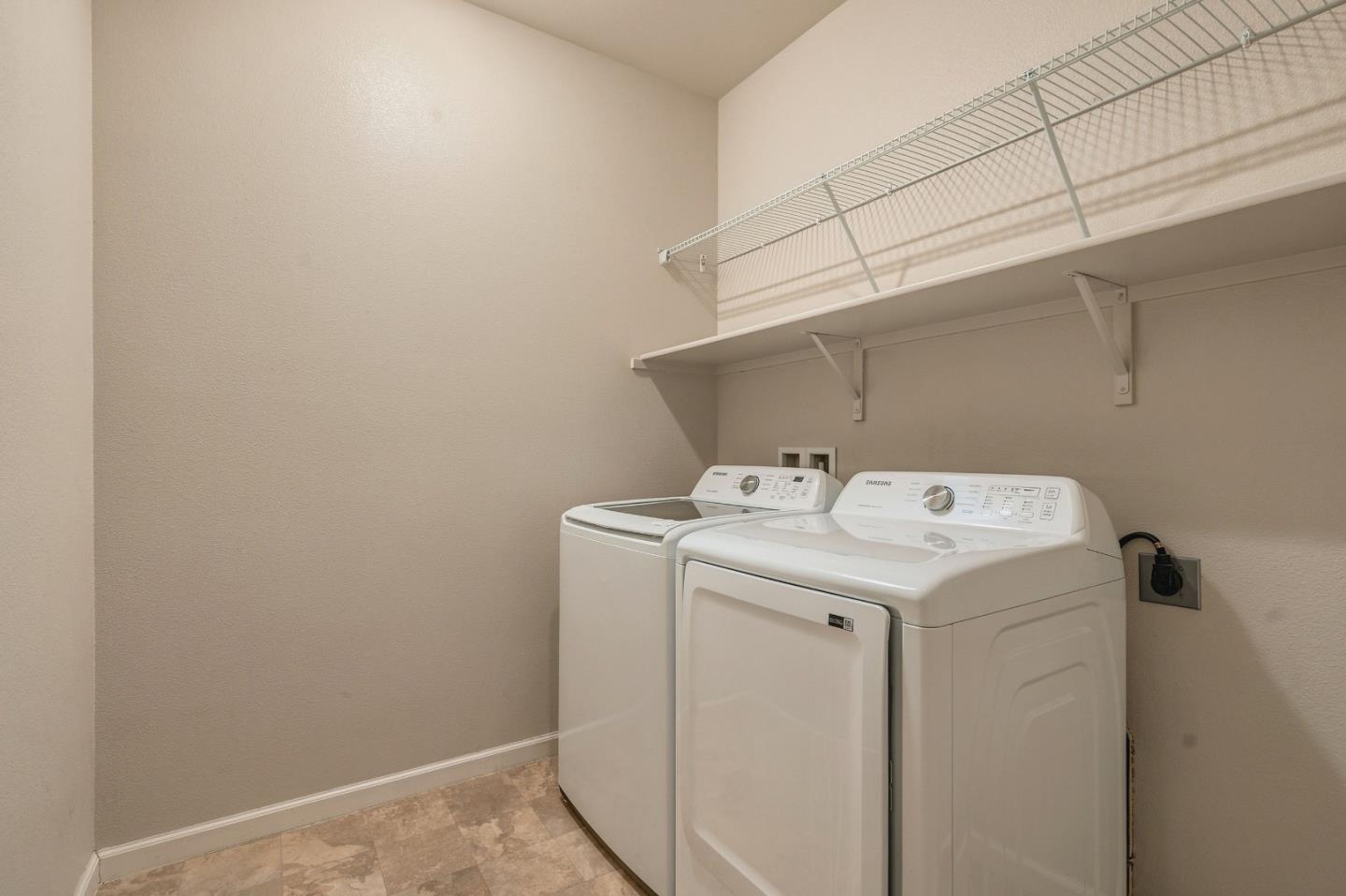 1225 Steinbeck DR