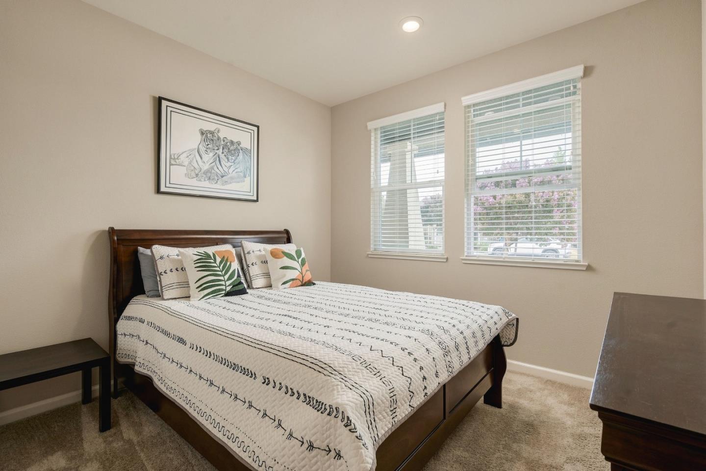 1225 Steinbeck DR