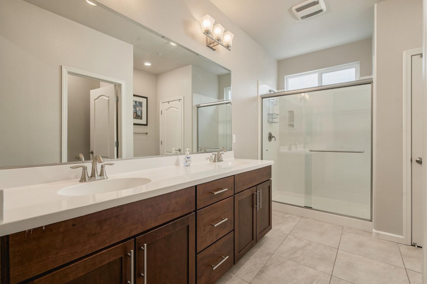 1225 Steinbeck DR