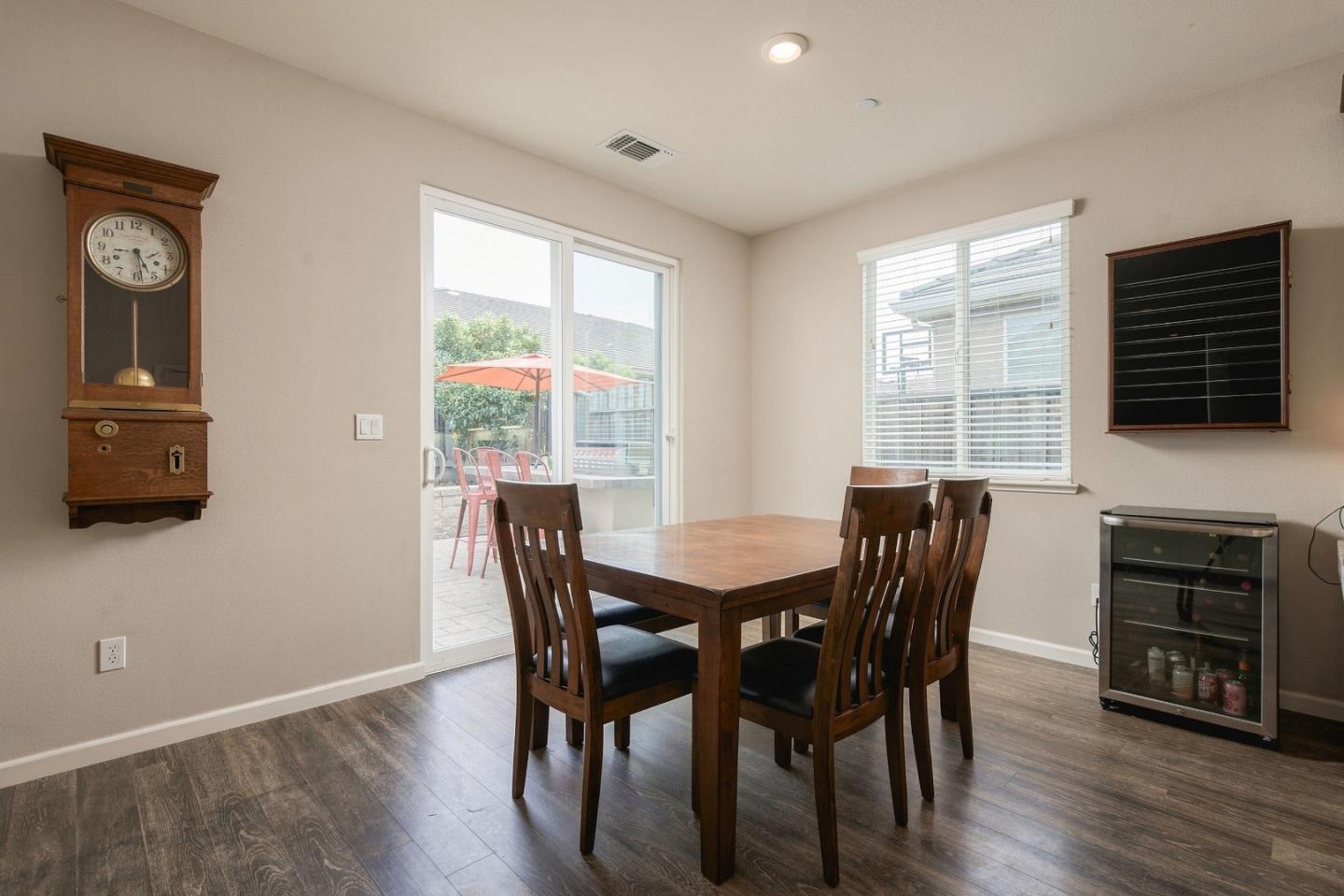 1225 Steinbeck DR
