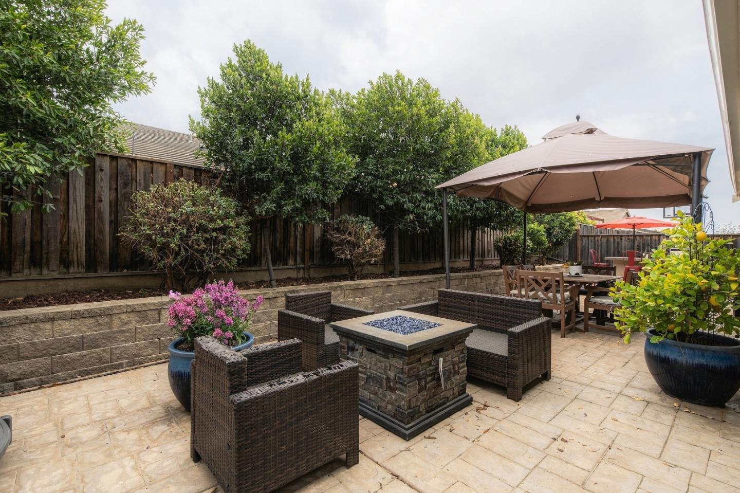1225 Steinbeck DR