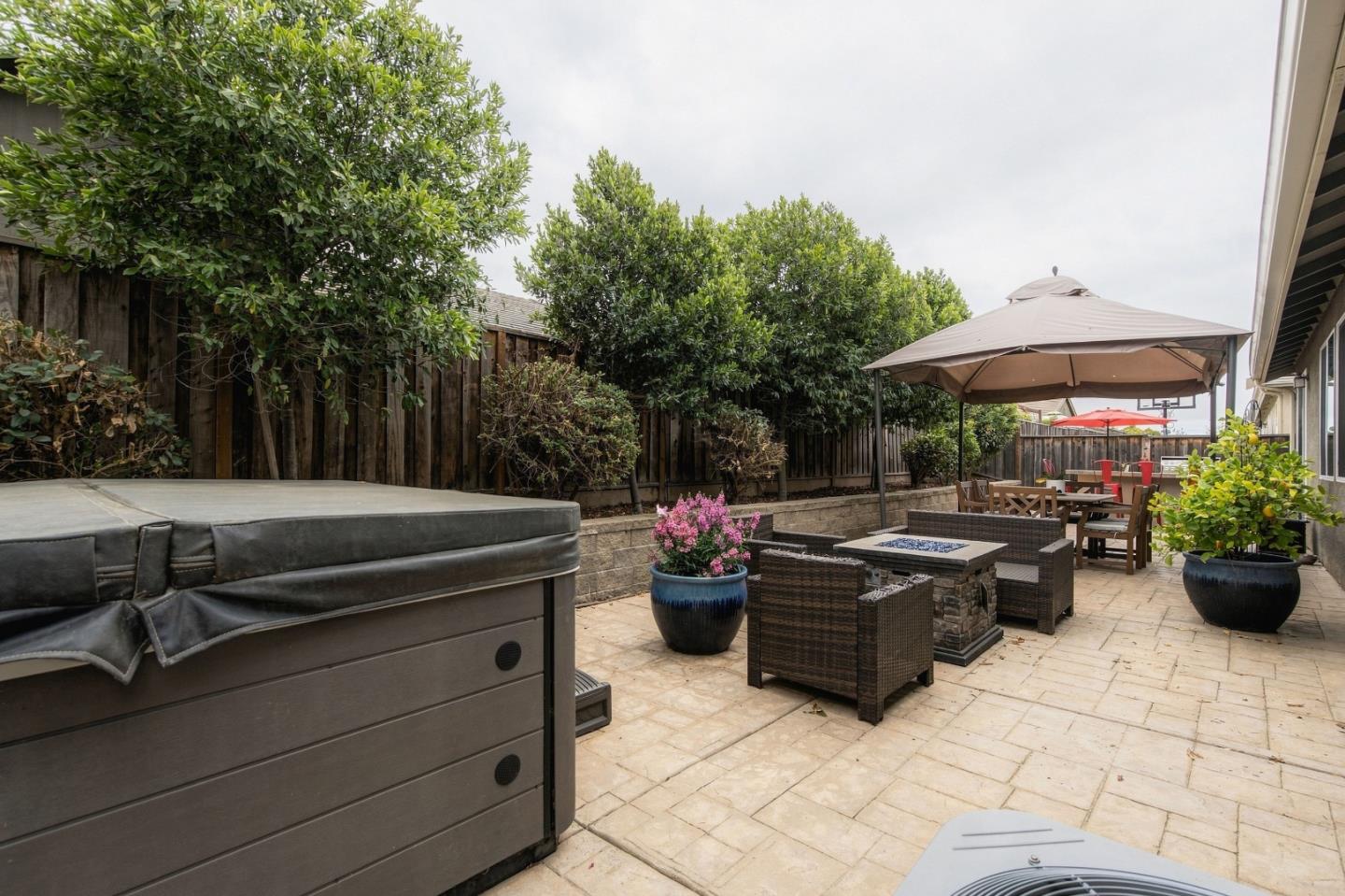 1225 Steinbeck DR