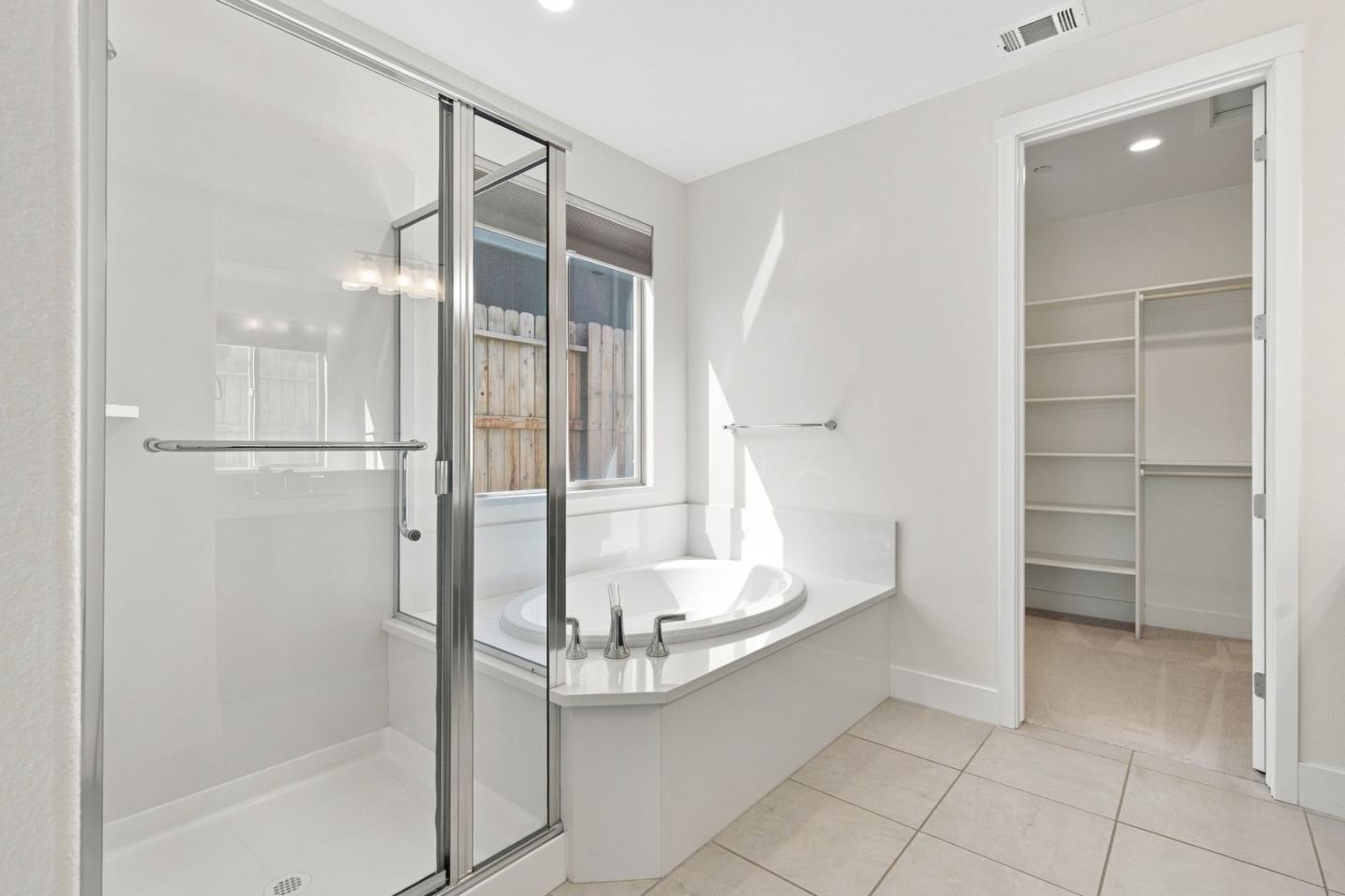 1261 Azalea DR