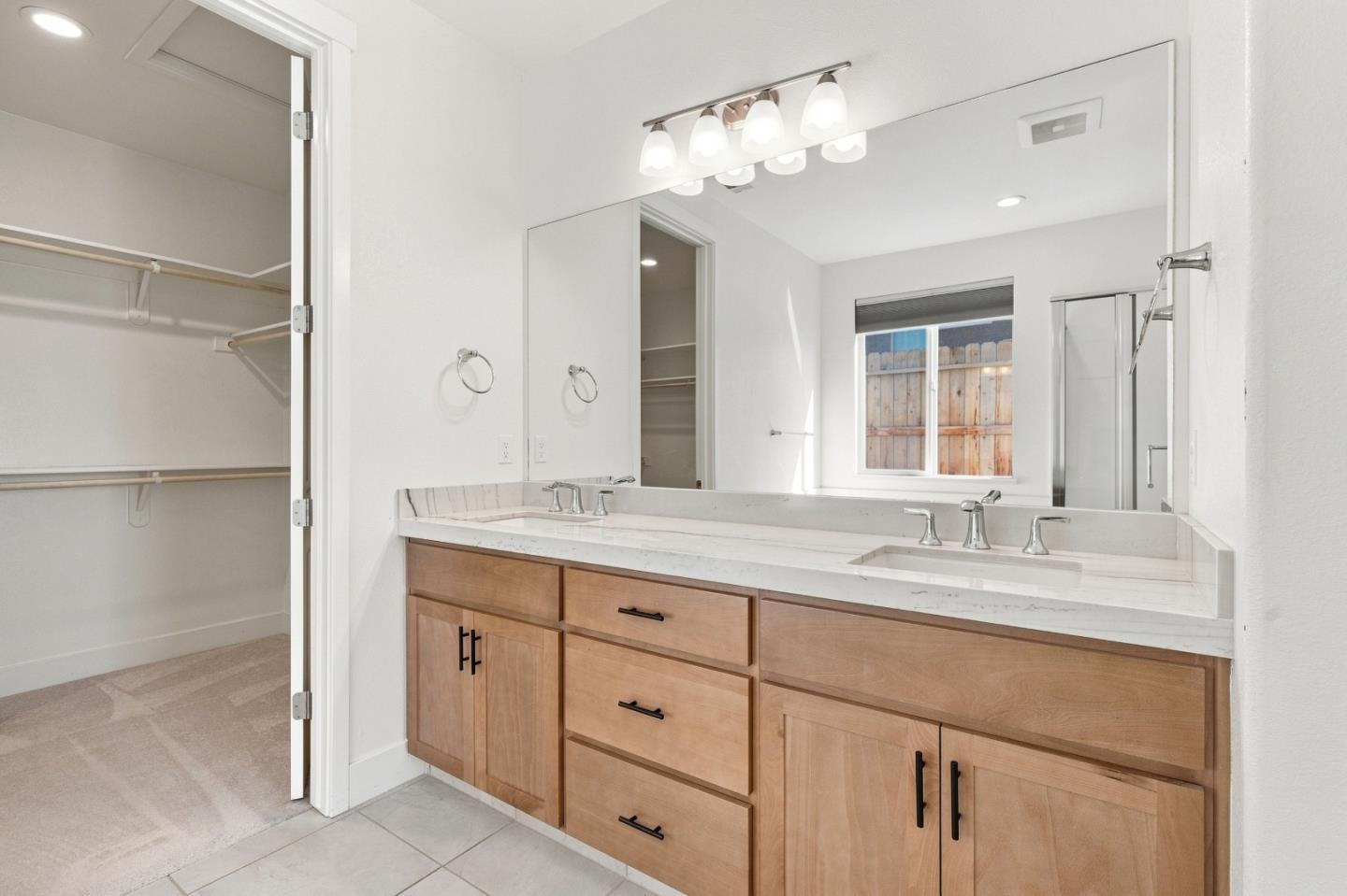 1261 Azalea DR