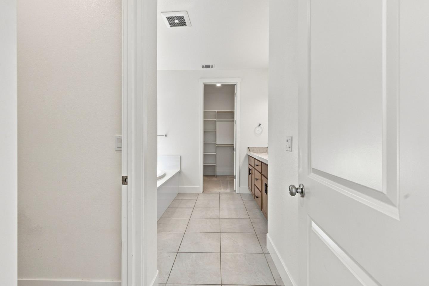 1261 Azalea DR