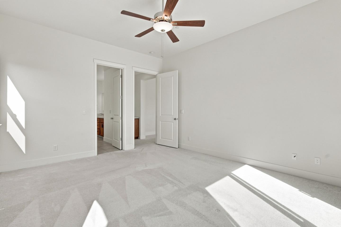 1261 Azalea DR