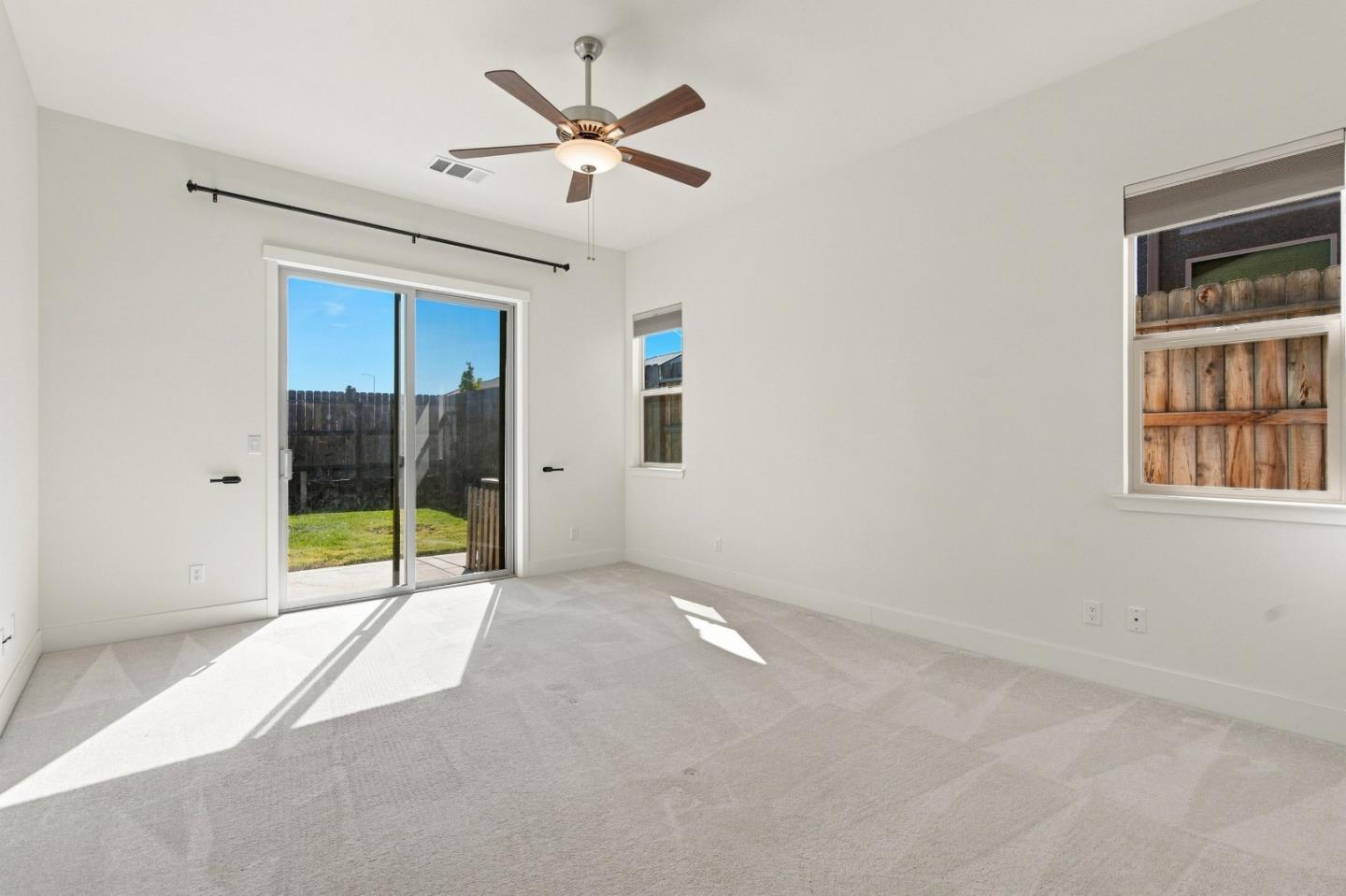 1261 Azalea DR