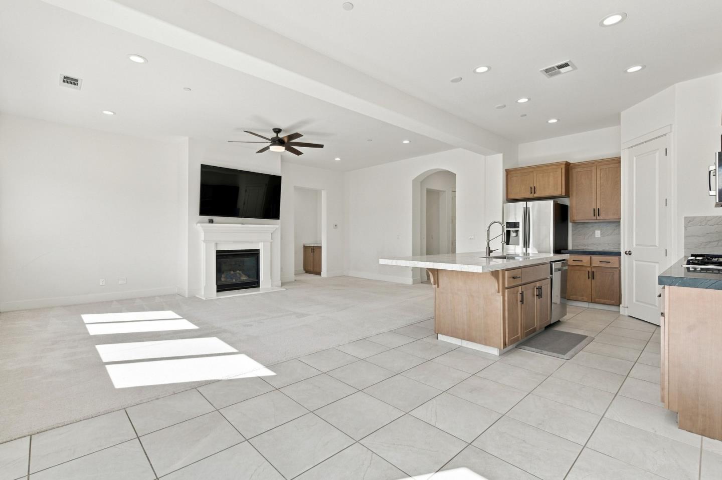 1261 Azalea DR