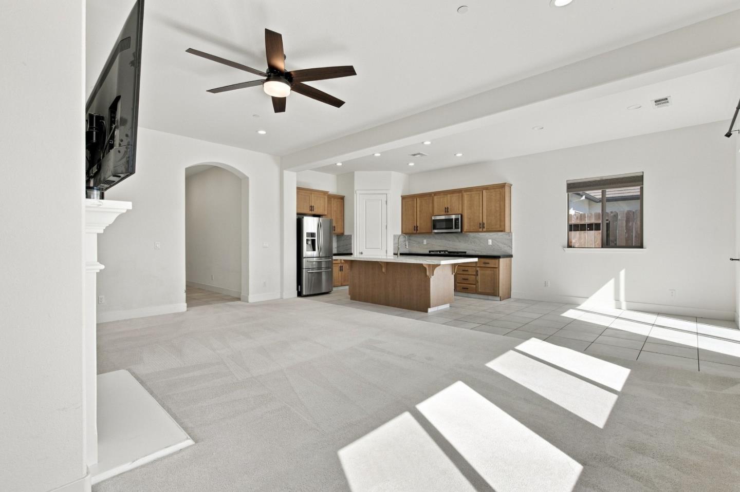 1261 Azalea DR
