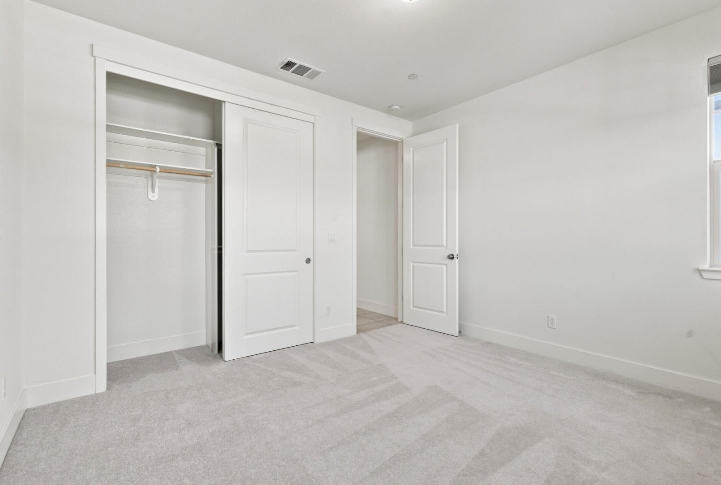 1261 Azalea DR