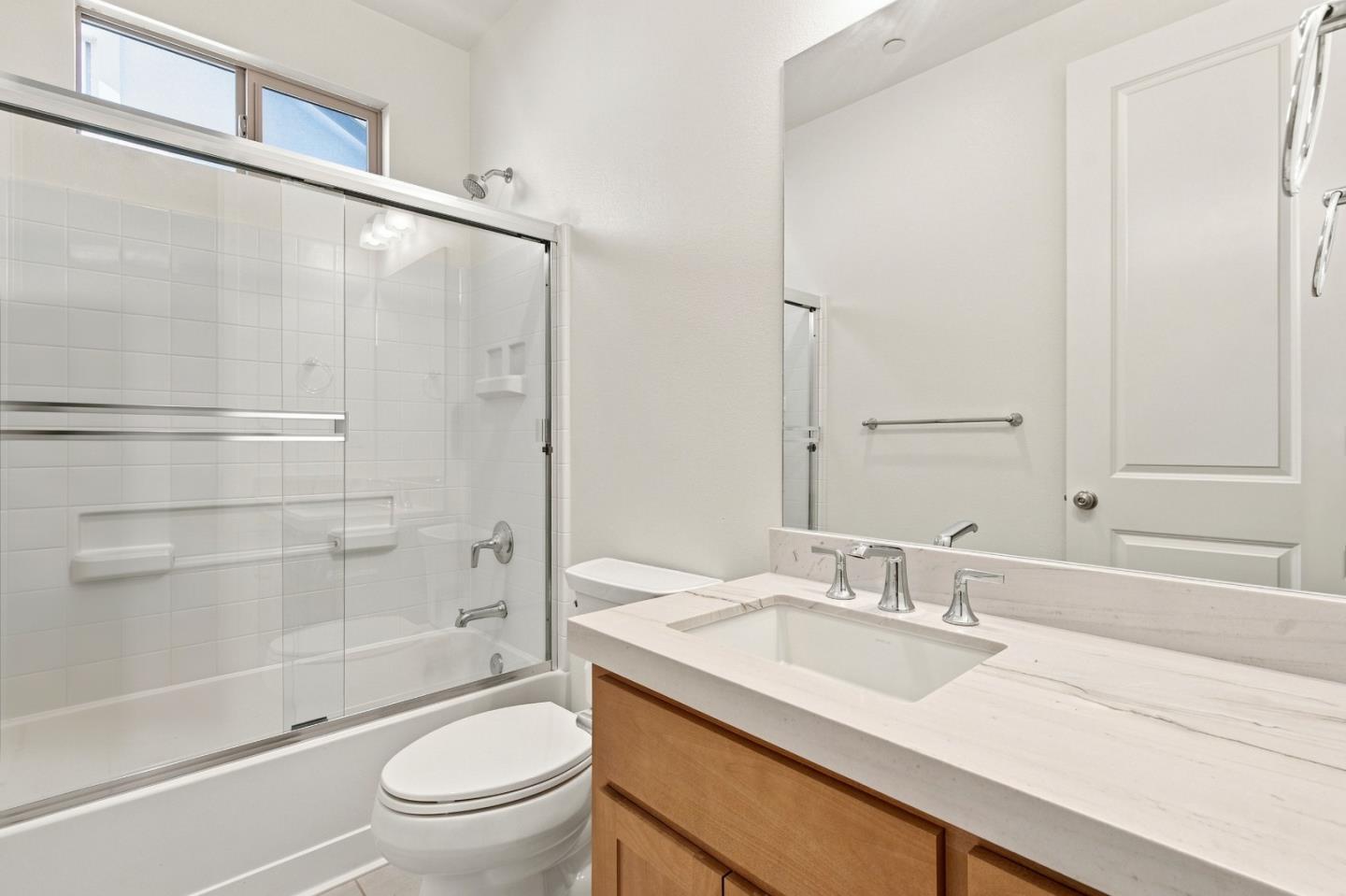 1261 Azalea DR