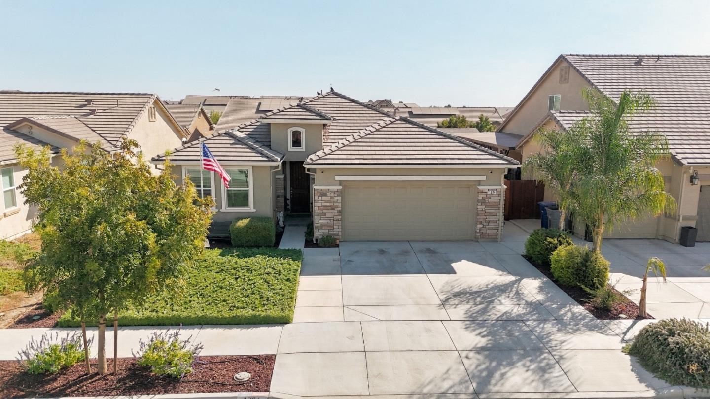 1874 Summit DR