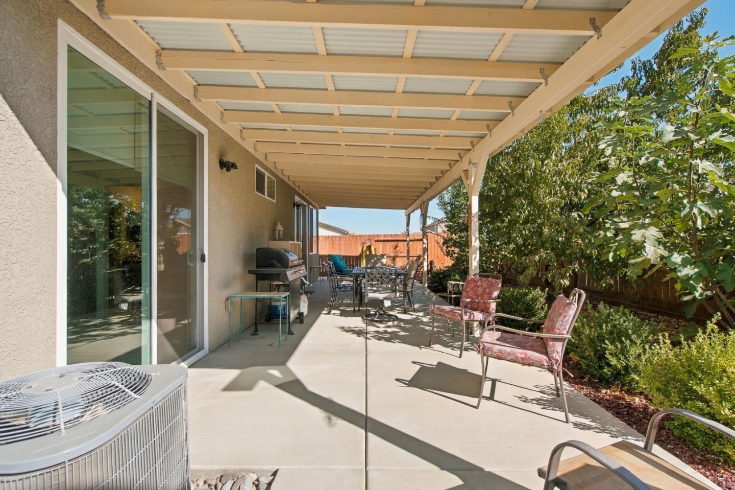 1874 Summit DR