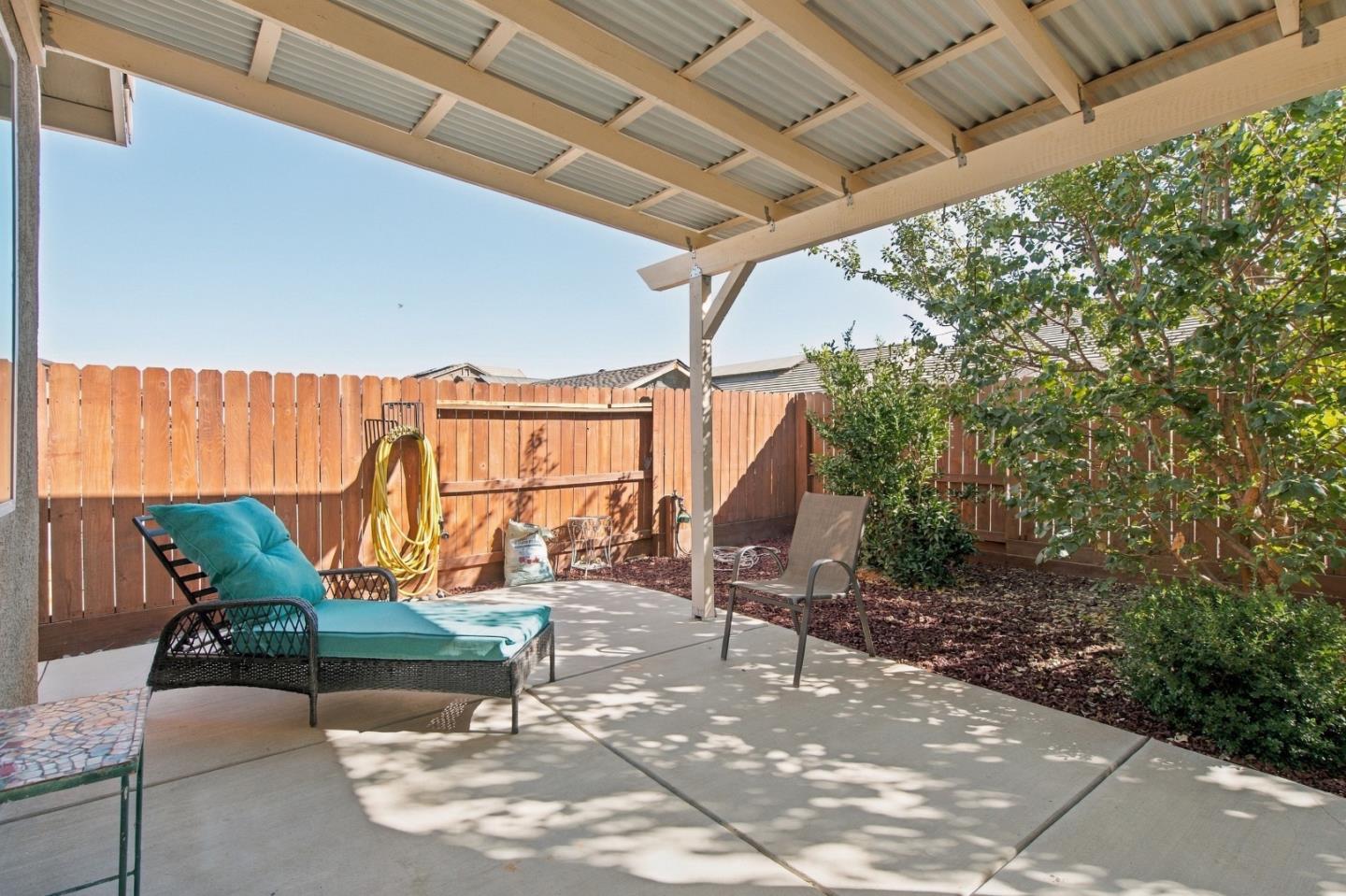 1874 Summit DR