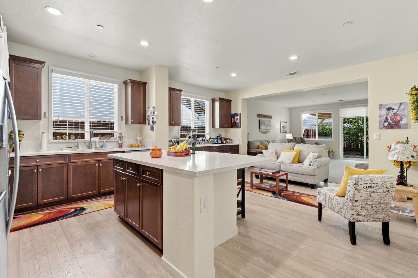1874 Summit DR