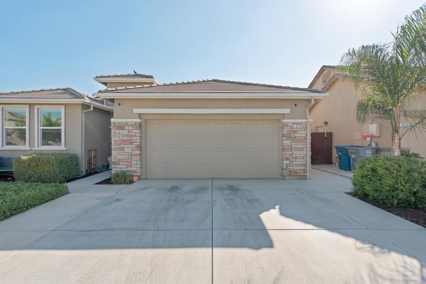 1874 Summit DR