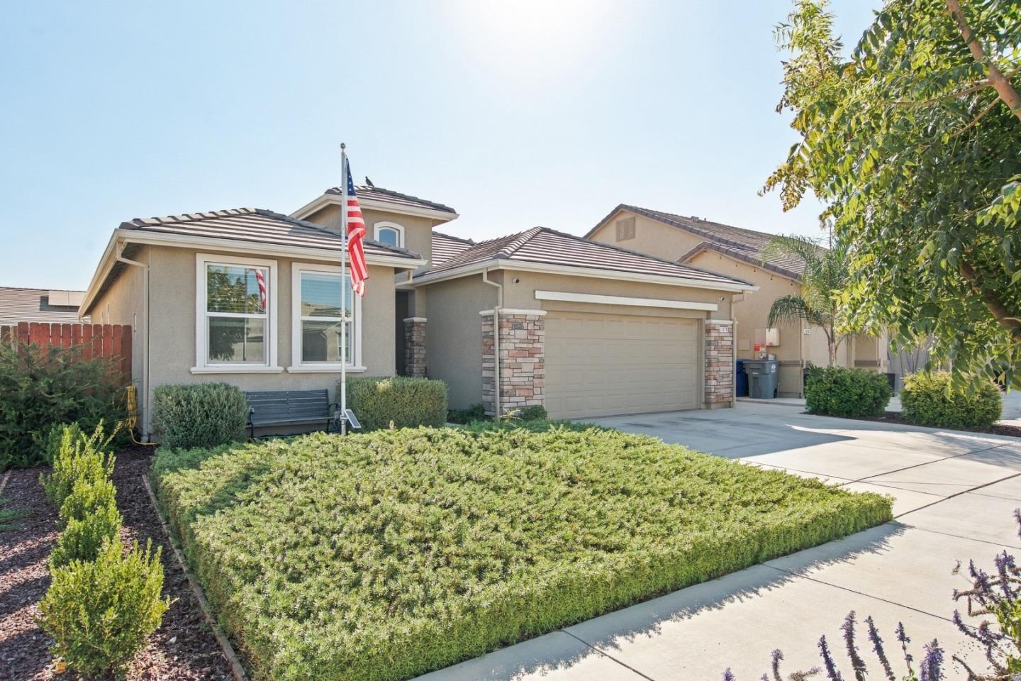 1874 Summit DR